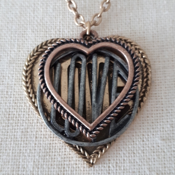 Tri color LOVE necklace - Picture 2 of 3